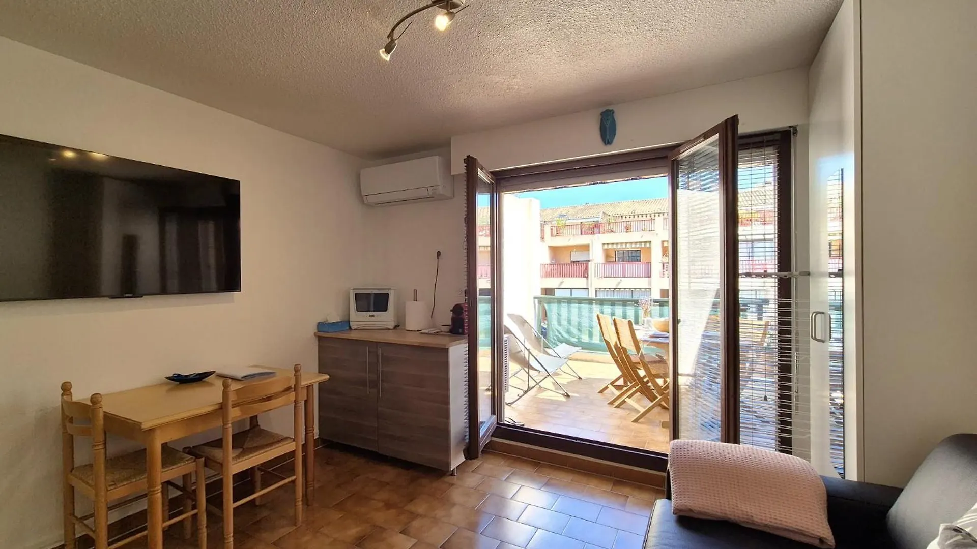 דירה בנדול Studio Piscine, Proche Mer, Parking Prive