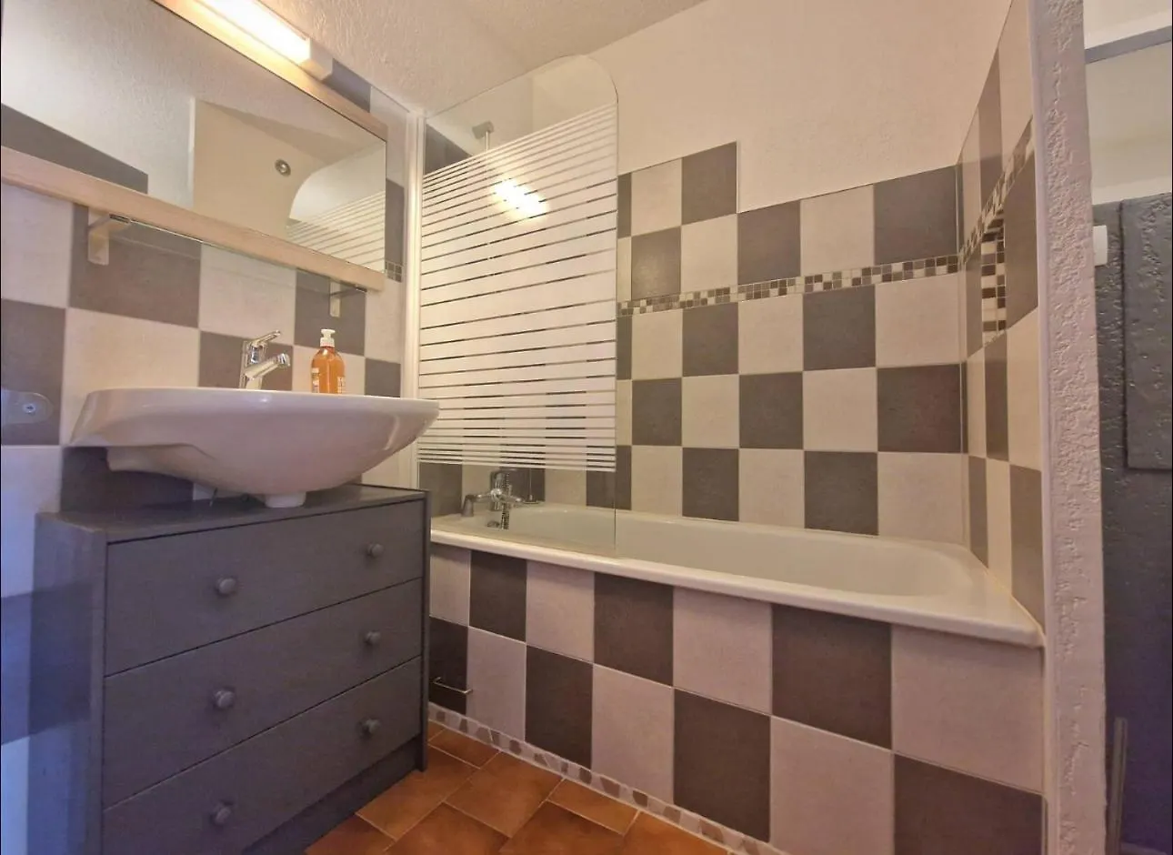 Apartment Studio Piscine, Proche Mer, Parking Prive Bandol